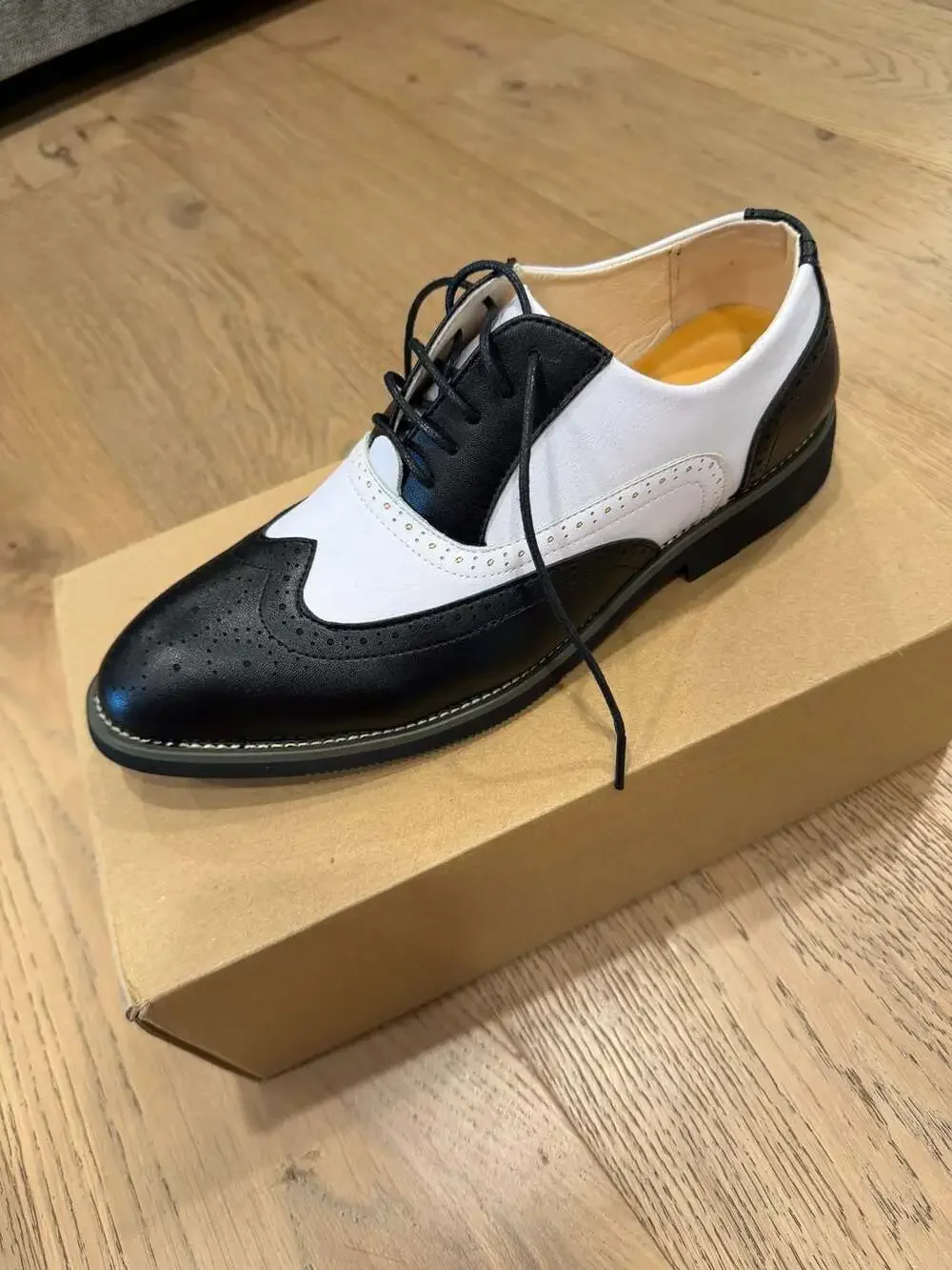 Santimon Men's Two-Tone Wingtip Brogue Lace-Up Oxford Dress Shoes